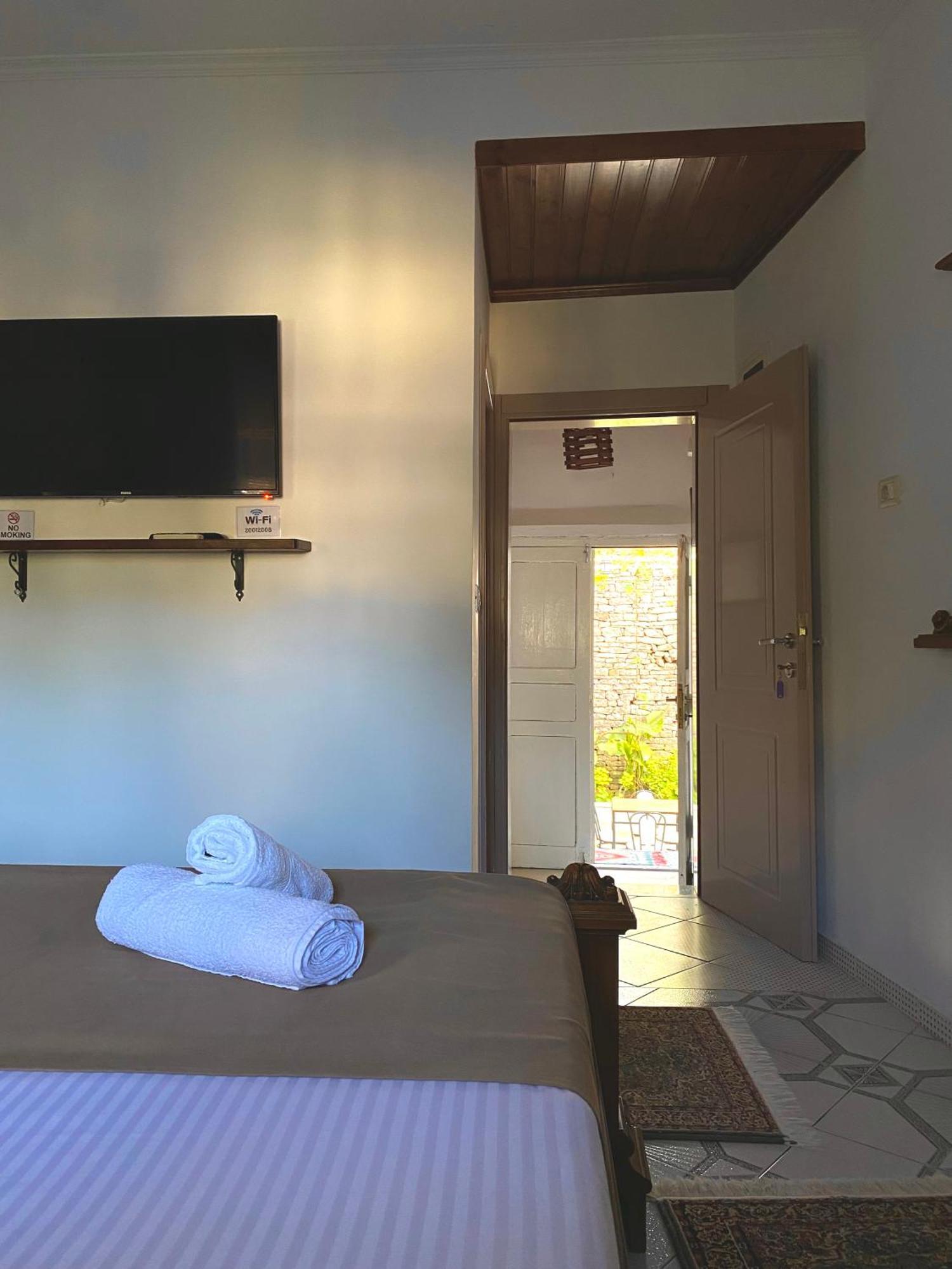 Yuri Guest House Gjirokastër Buitenkant foto