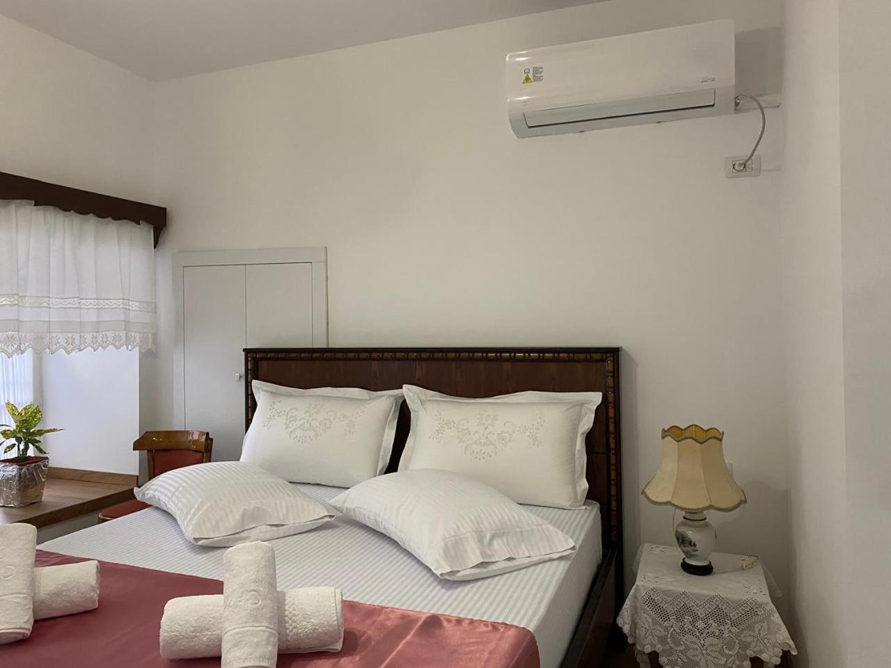 Yuri Guest House Gjirokastër Buitenkant foto