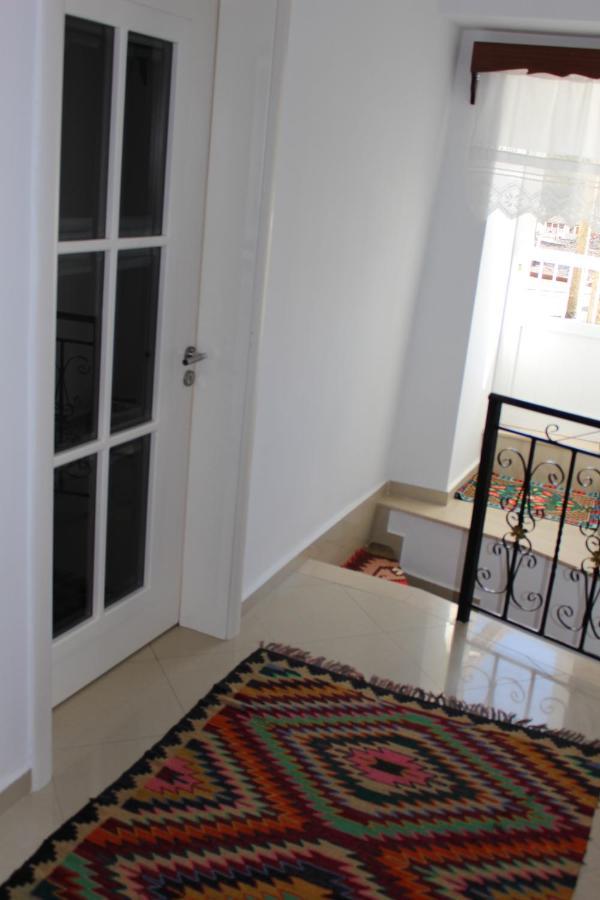 Yuri Guest House Gjirokastër Buitenkant foto