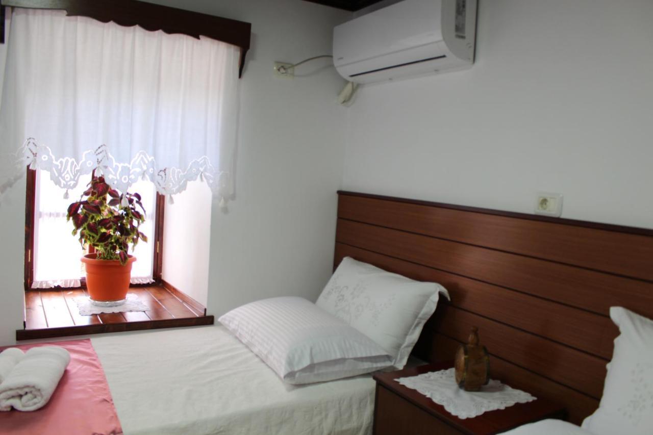 Yuri Guest House Gjirokastër Buitenkant foto